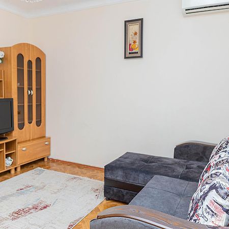 Reliablehouse Квартира В Самом Центре Города Apartment Almaty Ngoại thất bức ảnh